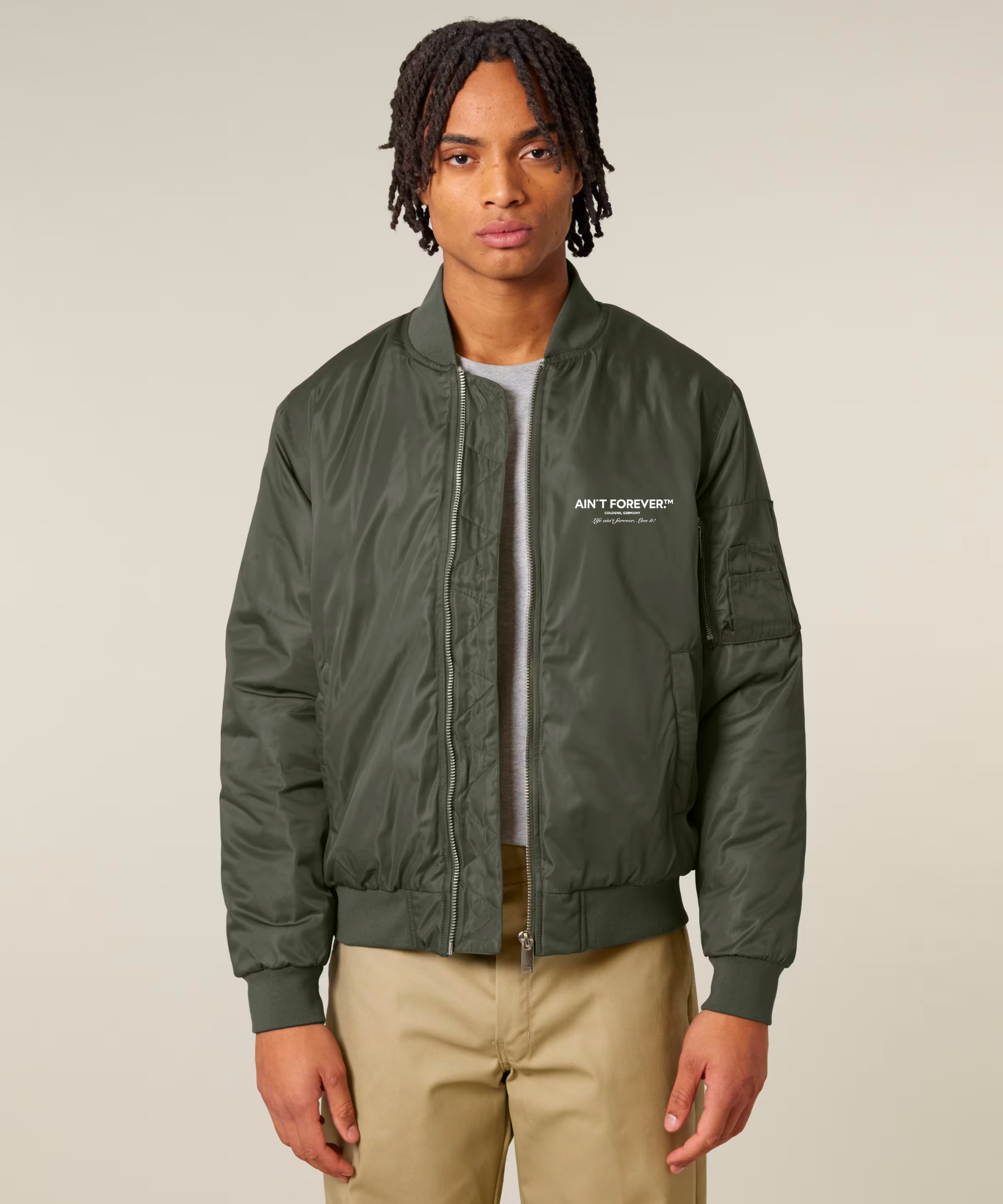 LIVE IT! BOMBER