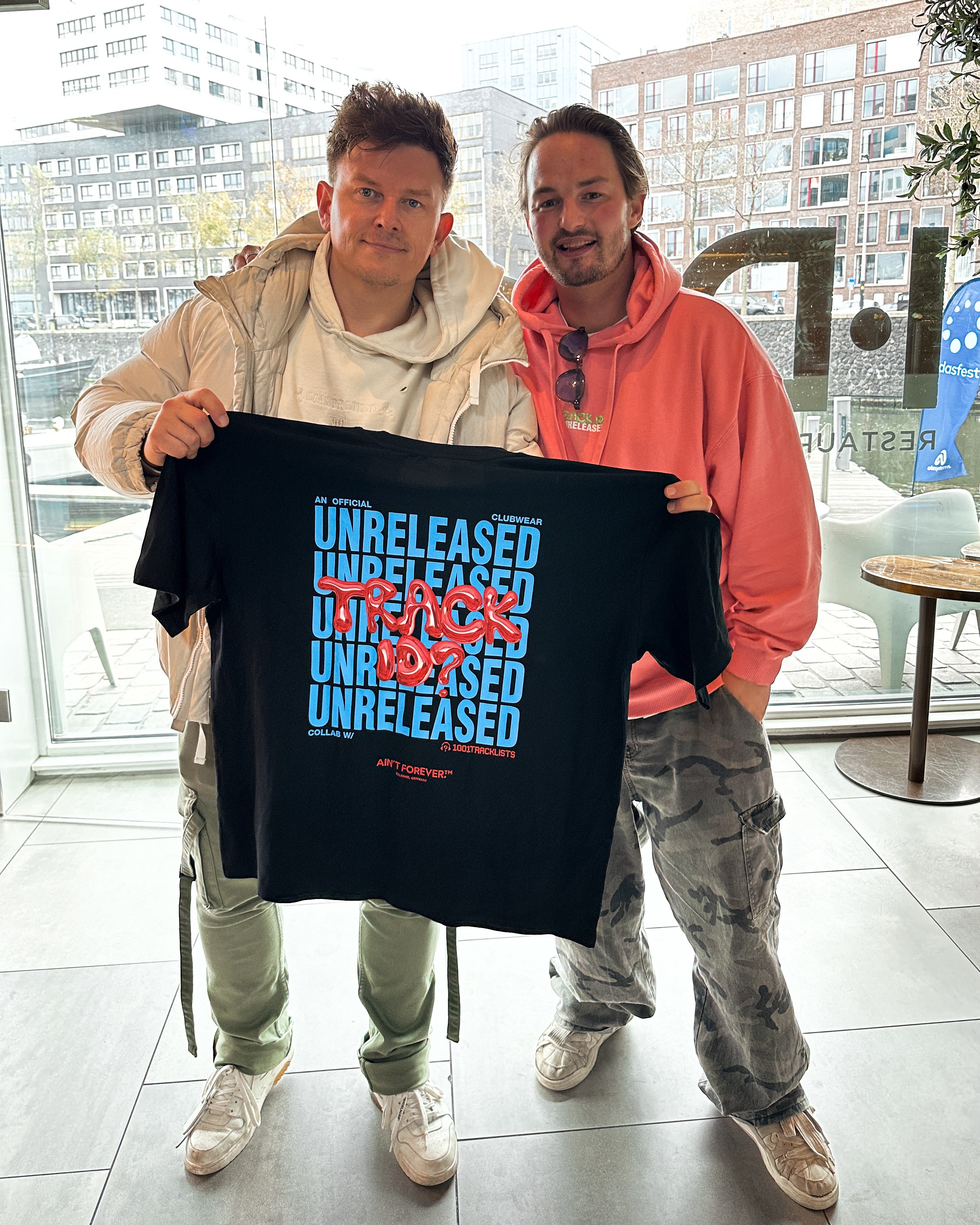 THE UNRELEASED HOODIE (1001TRACKLISTS)