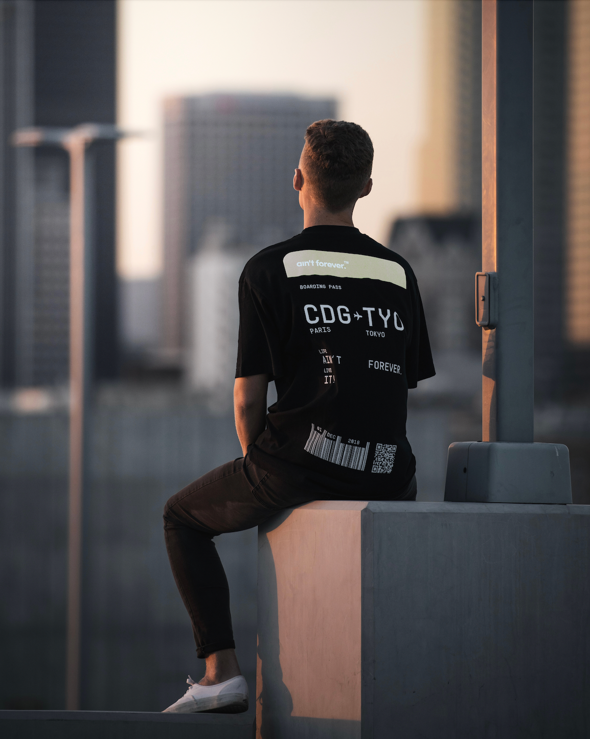 THE BOARDING PASS T-SHIRT (BLACK / DESERT DUST)