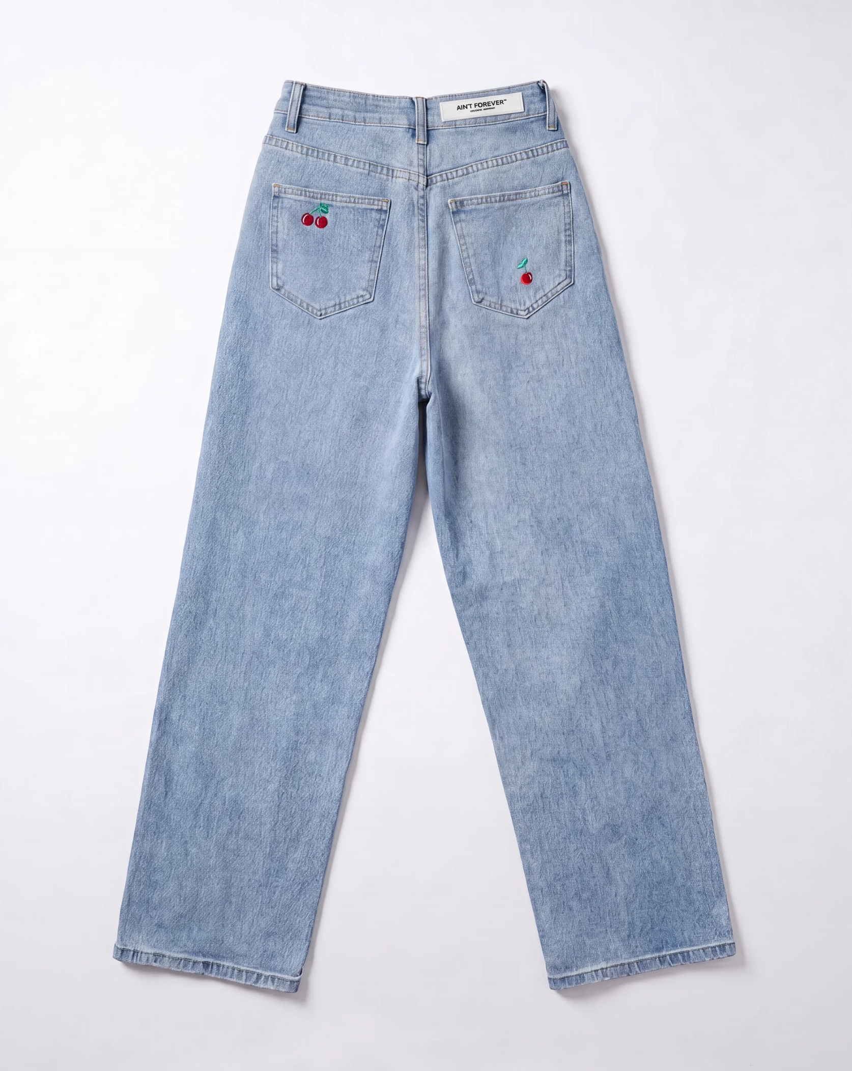 "CHERRY" - WOMEN'S LOOSE FIT JEANS