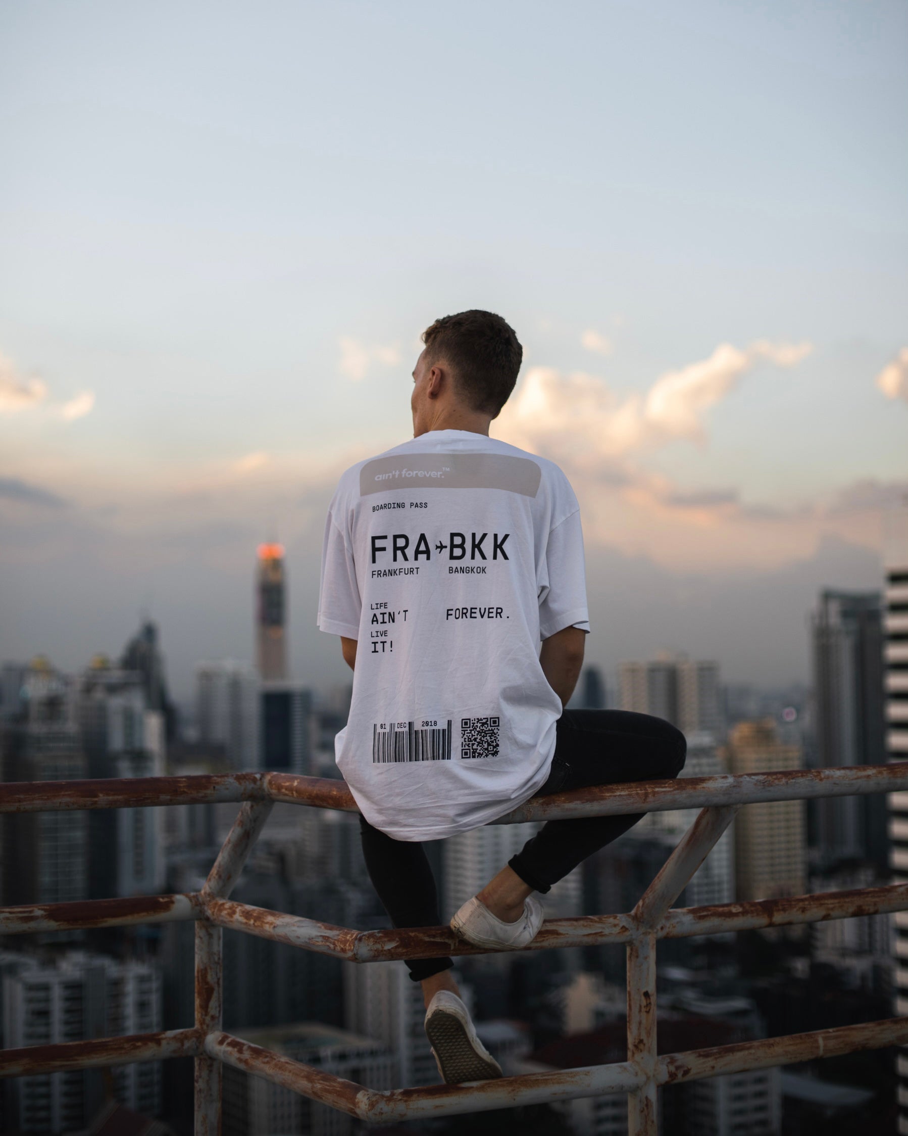 THE BOARDING PASS T-SHIRT (WHITE / DESERT DUST)