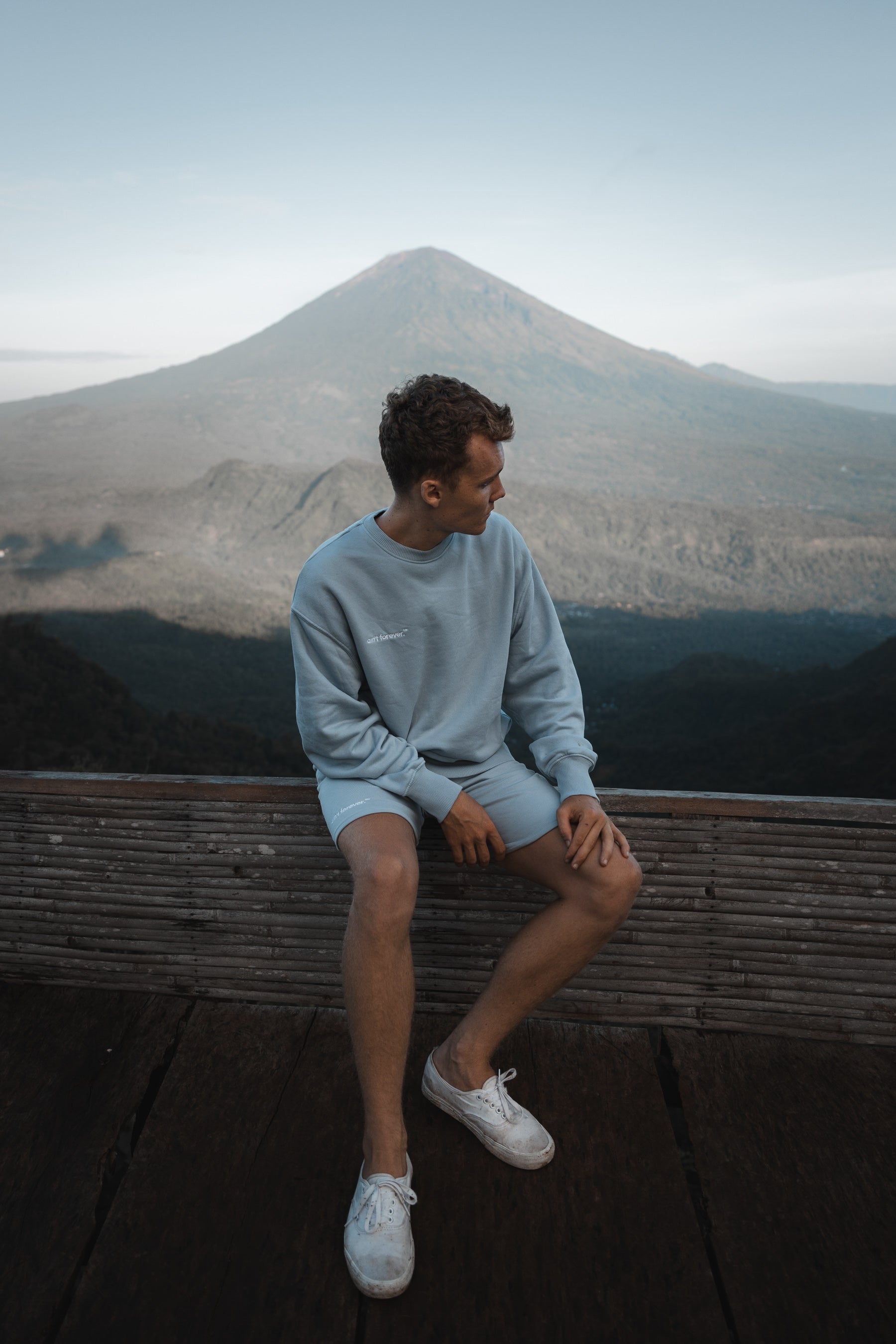 THE LOGO SHORTS (LIGHT BLUE / WHITE)