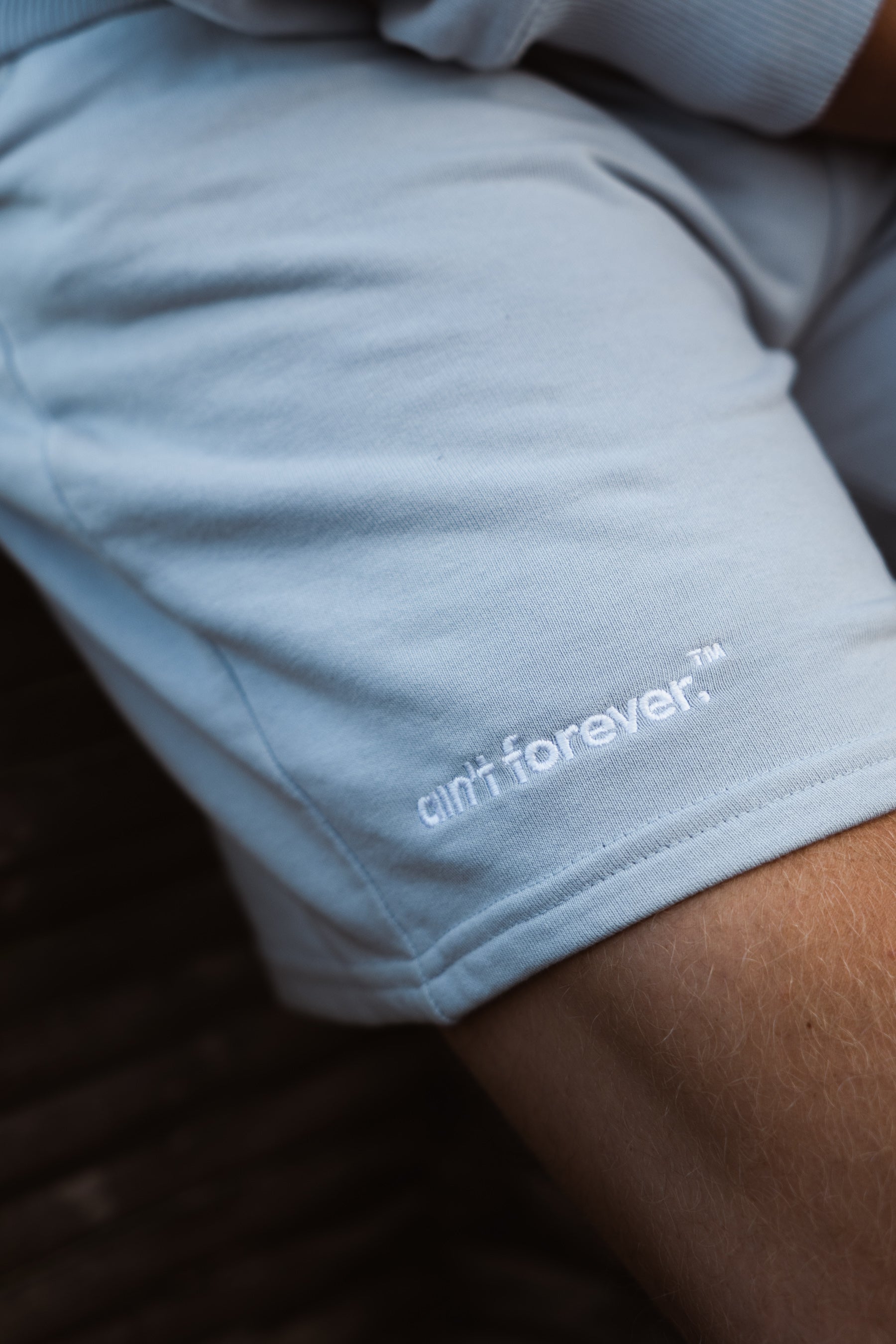 THE LOGO SHORTS (LIGHT BLUE / WHITE)