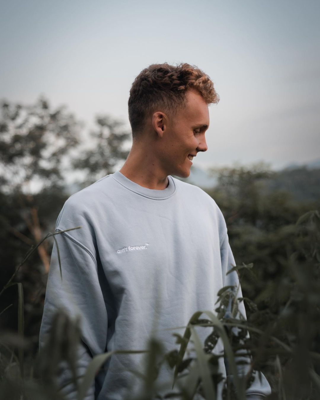 THE ESSENTIAL SWEATSHIRT