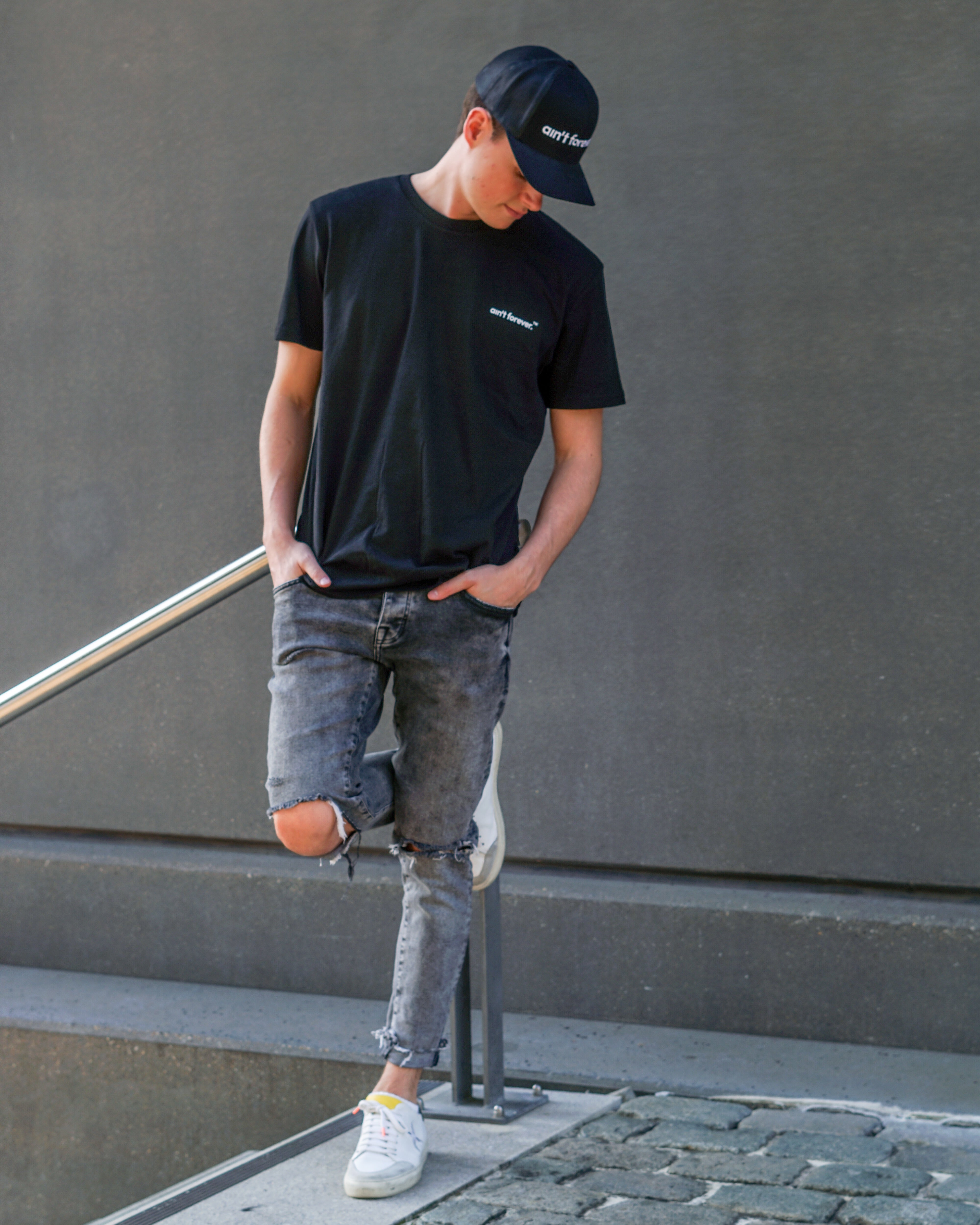 THE LOGO CAP (BLACK / WHITE)
