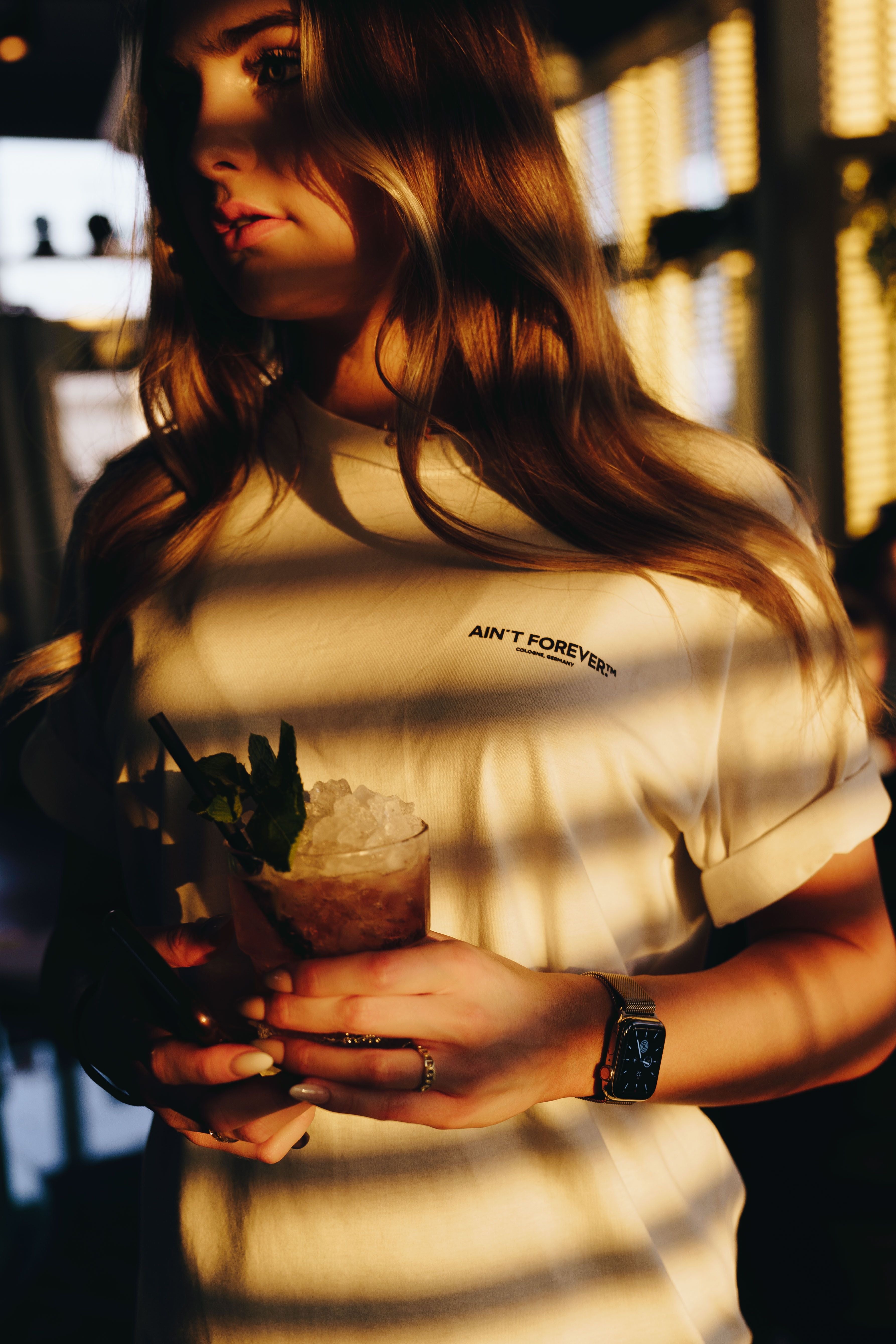 THE NIGHT OUT T-SHIRT (WHITE/BLACK)