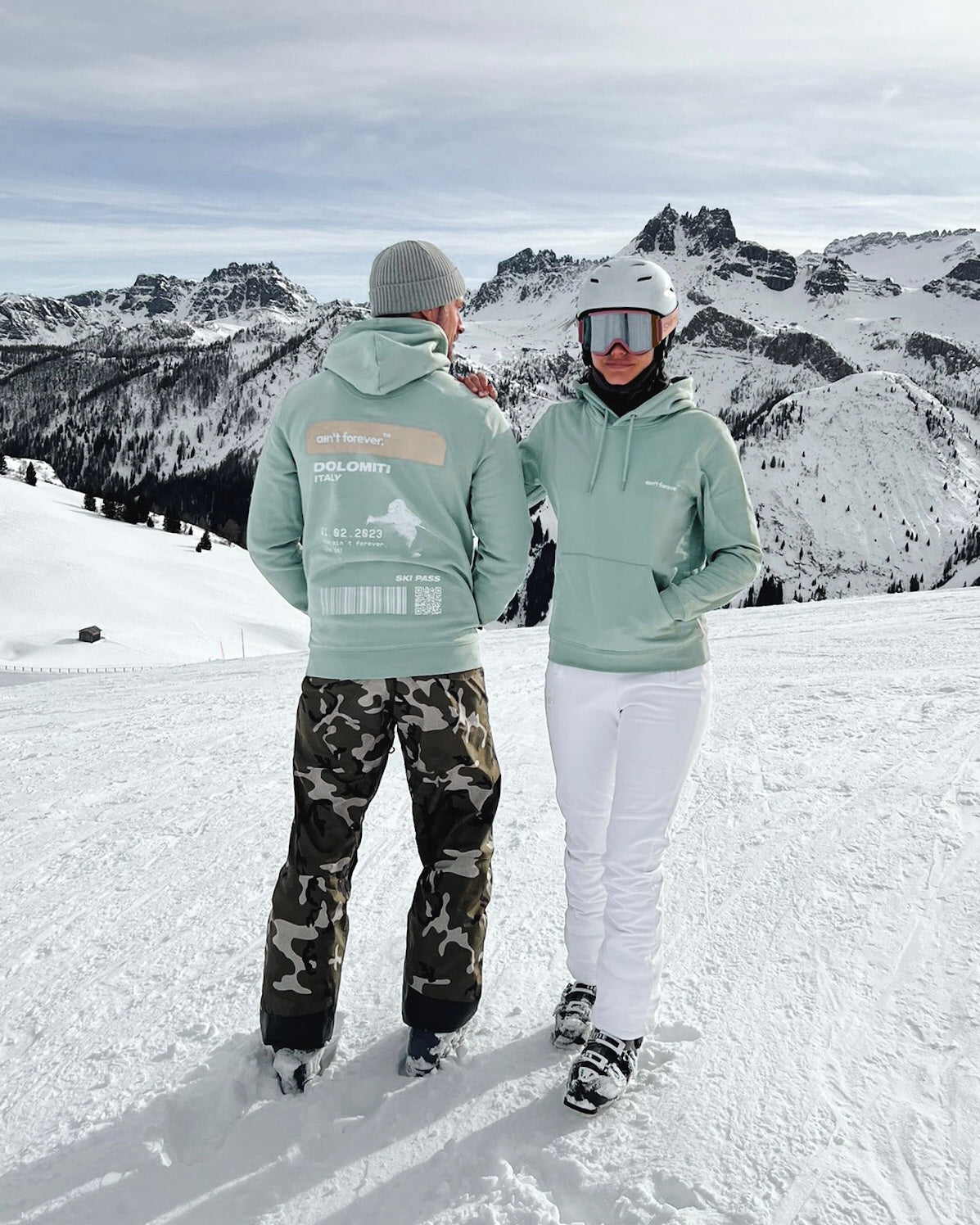 THE SKI PASS HOODIE (PASTEL / BEIGE)