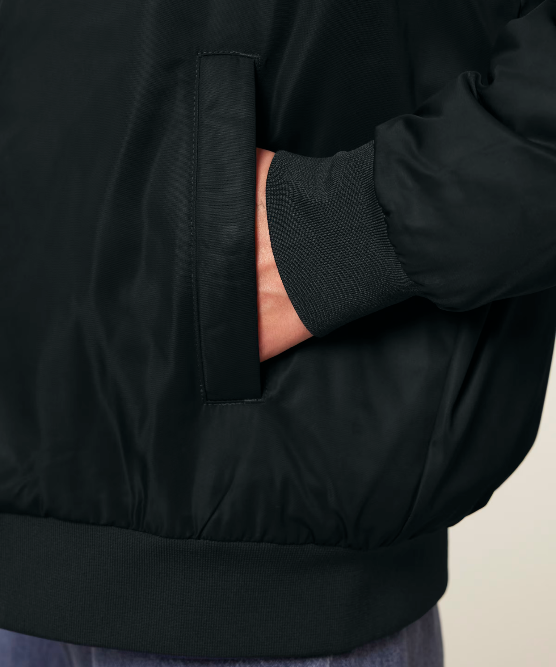 THE LIVE IT! BOMBER