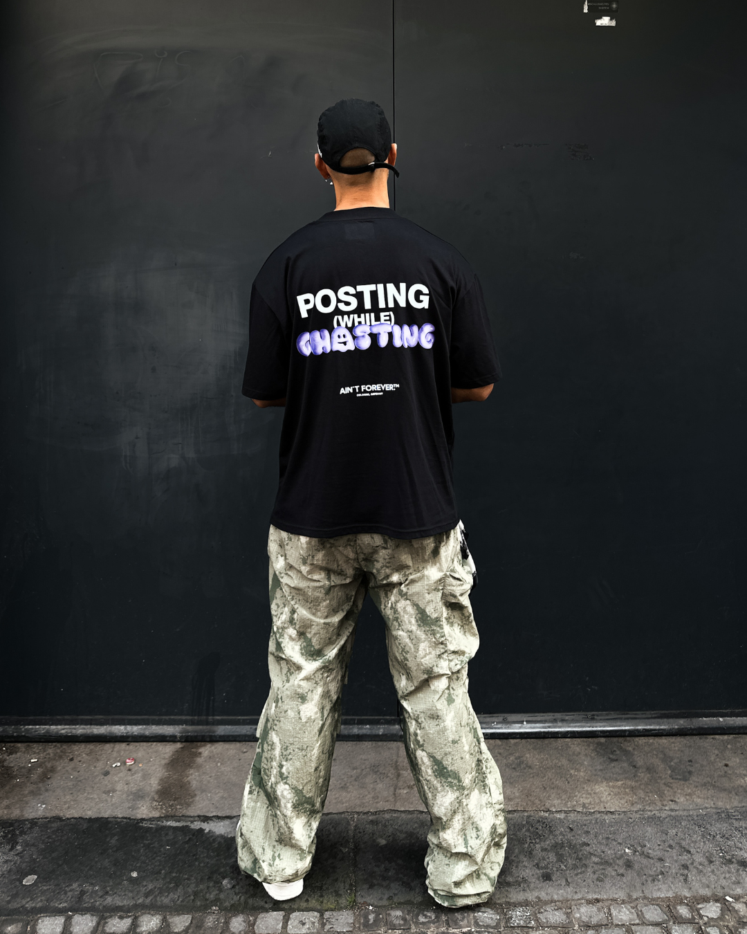 POSTING WHILE GHOSTING T-SHIRT (BLACK)