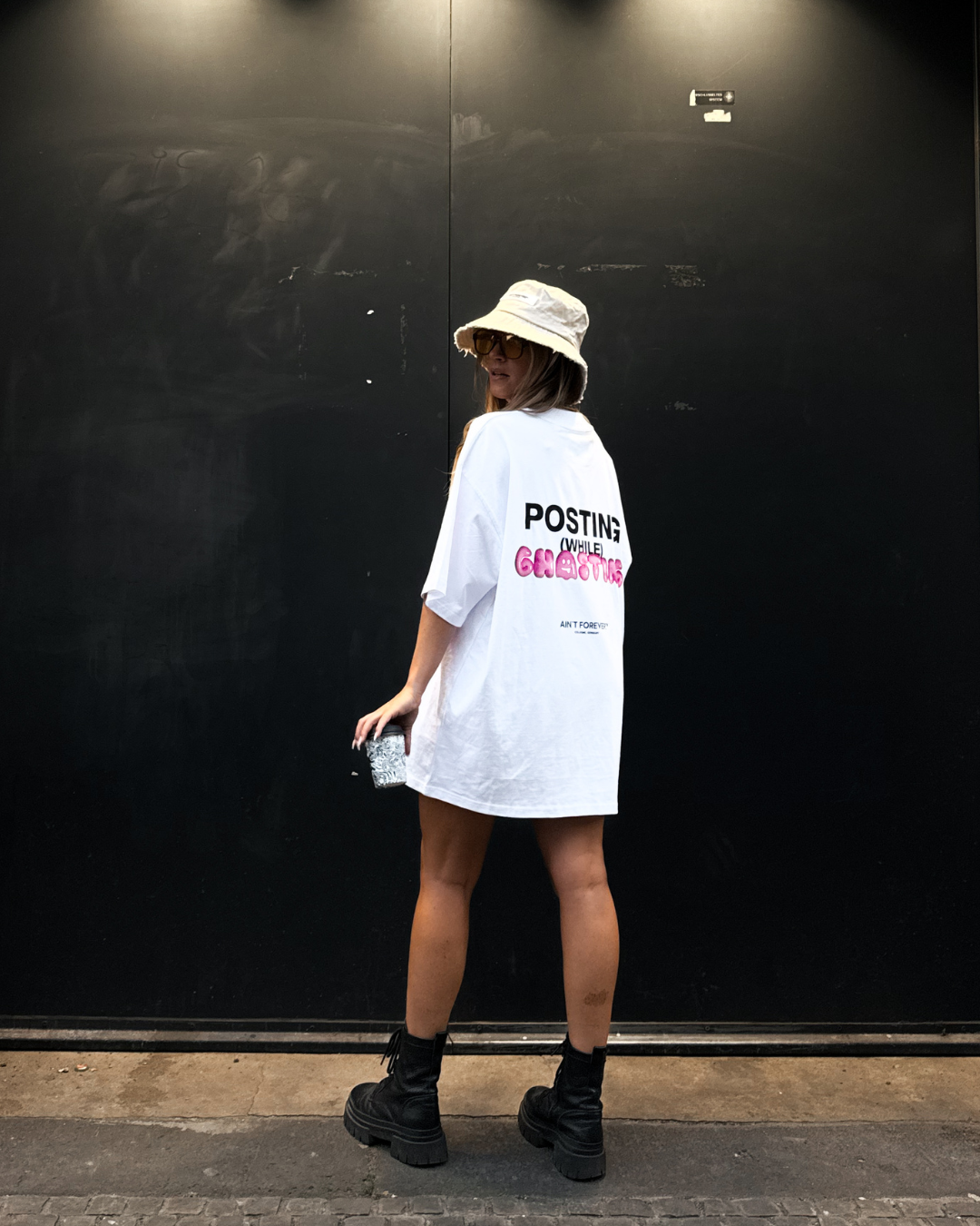 THE ESSENTIAL BUCKET HAT (BEIGE)