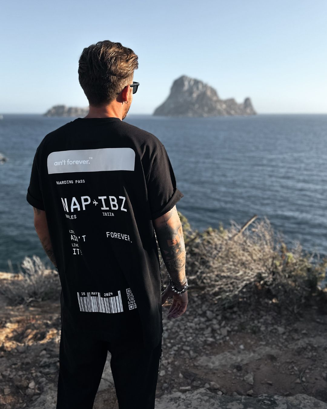 OVERSIZED FIT: BOARDING PASS T-SHIRT