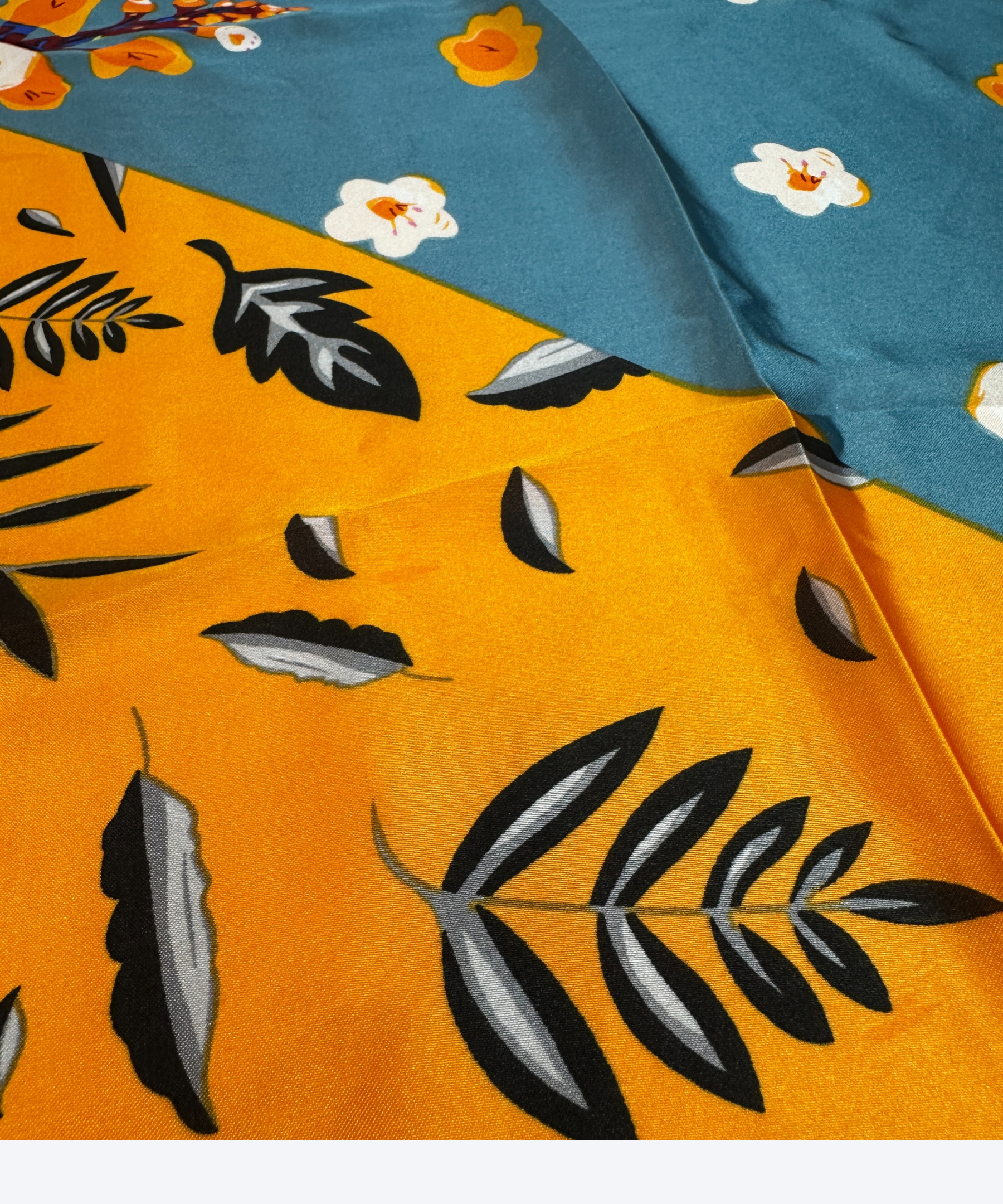 THE SQUARE SCARF "IPANEMA"