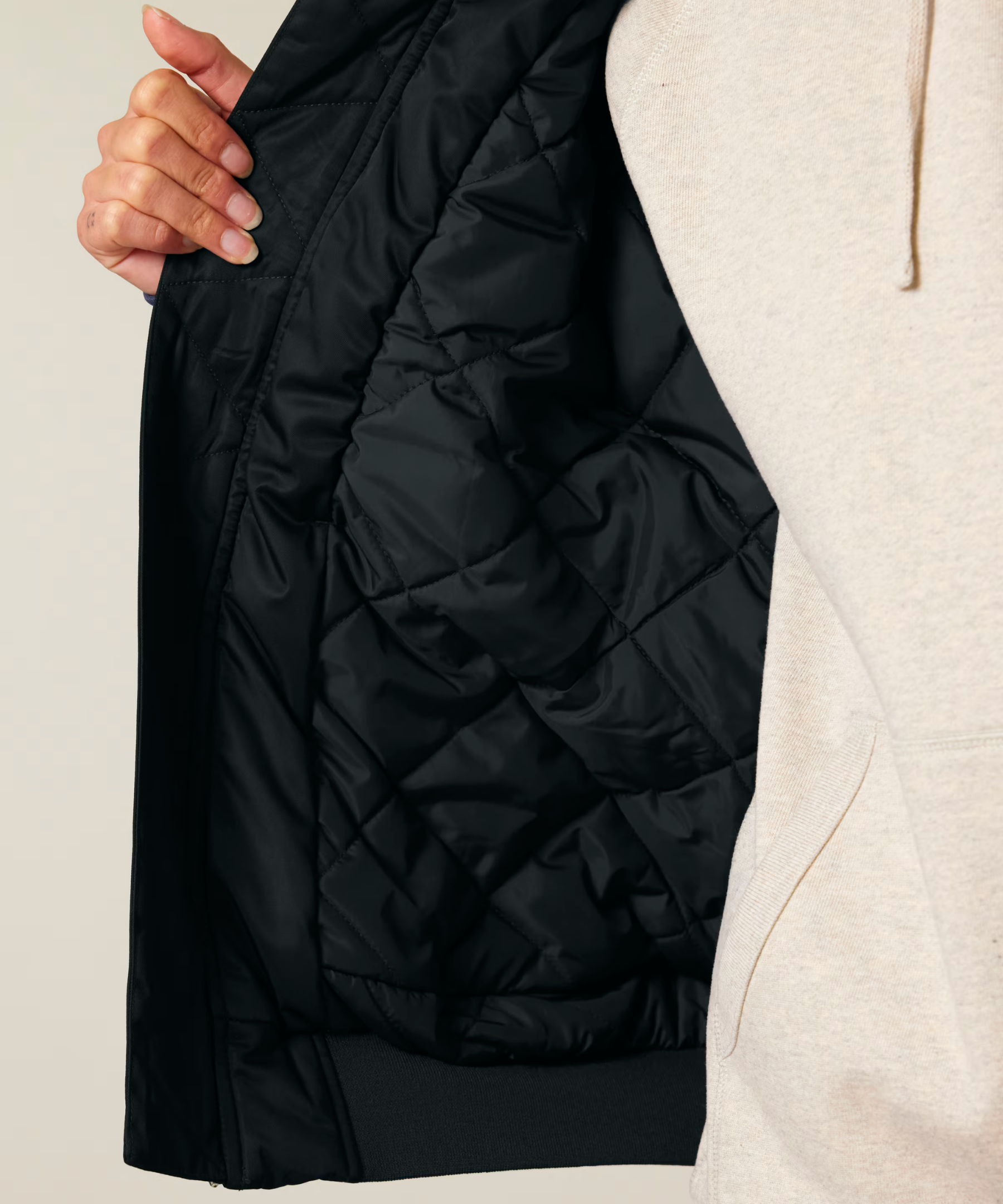THE LIVE IT! BOMBER