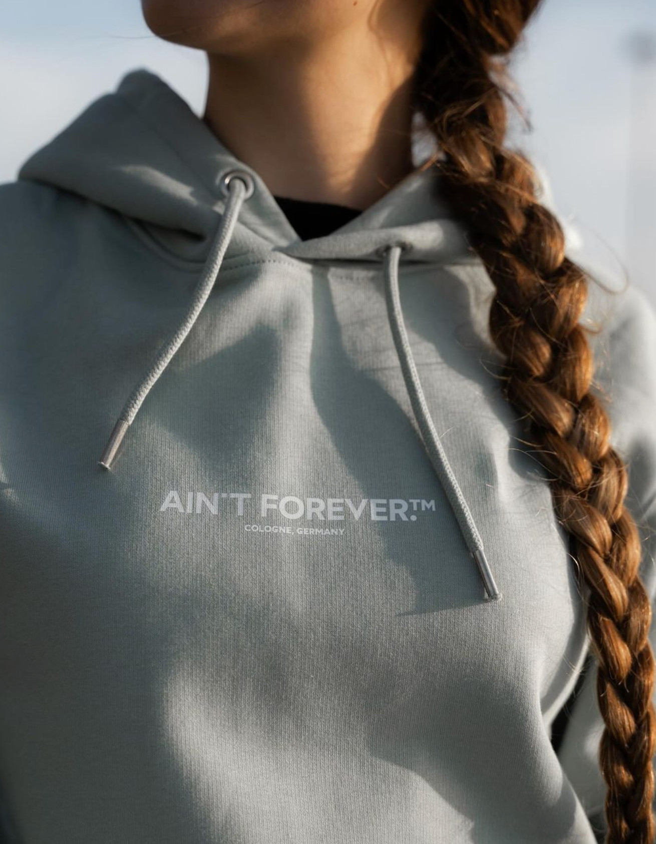 THE DEPARTURES HOODIE (ALOE / WHITE)