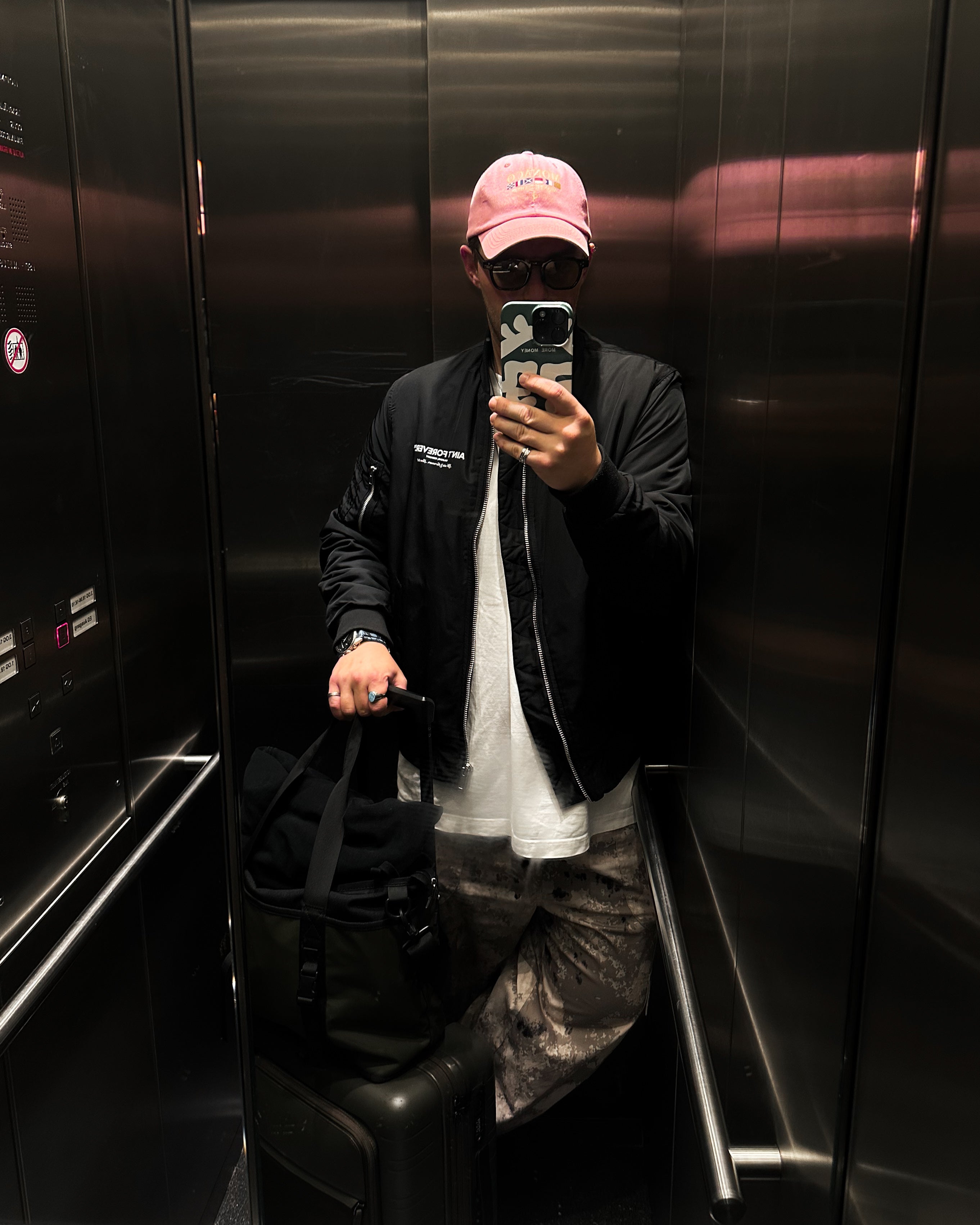 THE LIVE IT! BOMBER (BLACK / WHITE)