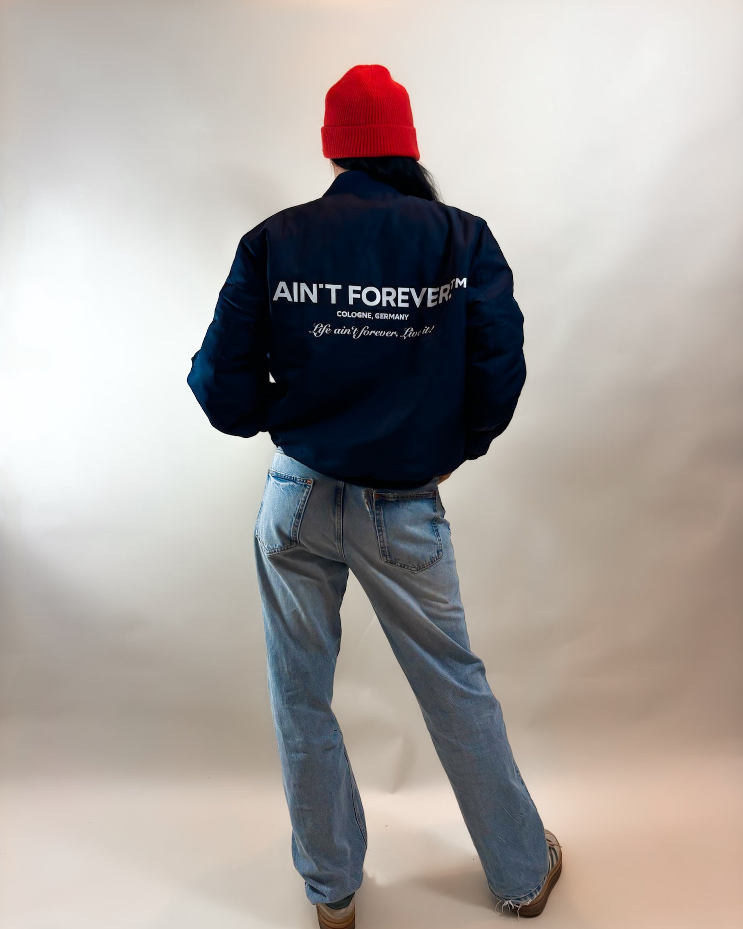 THE LIVE IT! BOMBER (NAVY / WHITE)