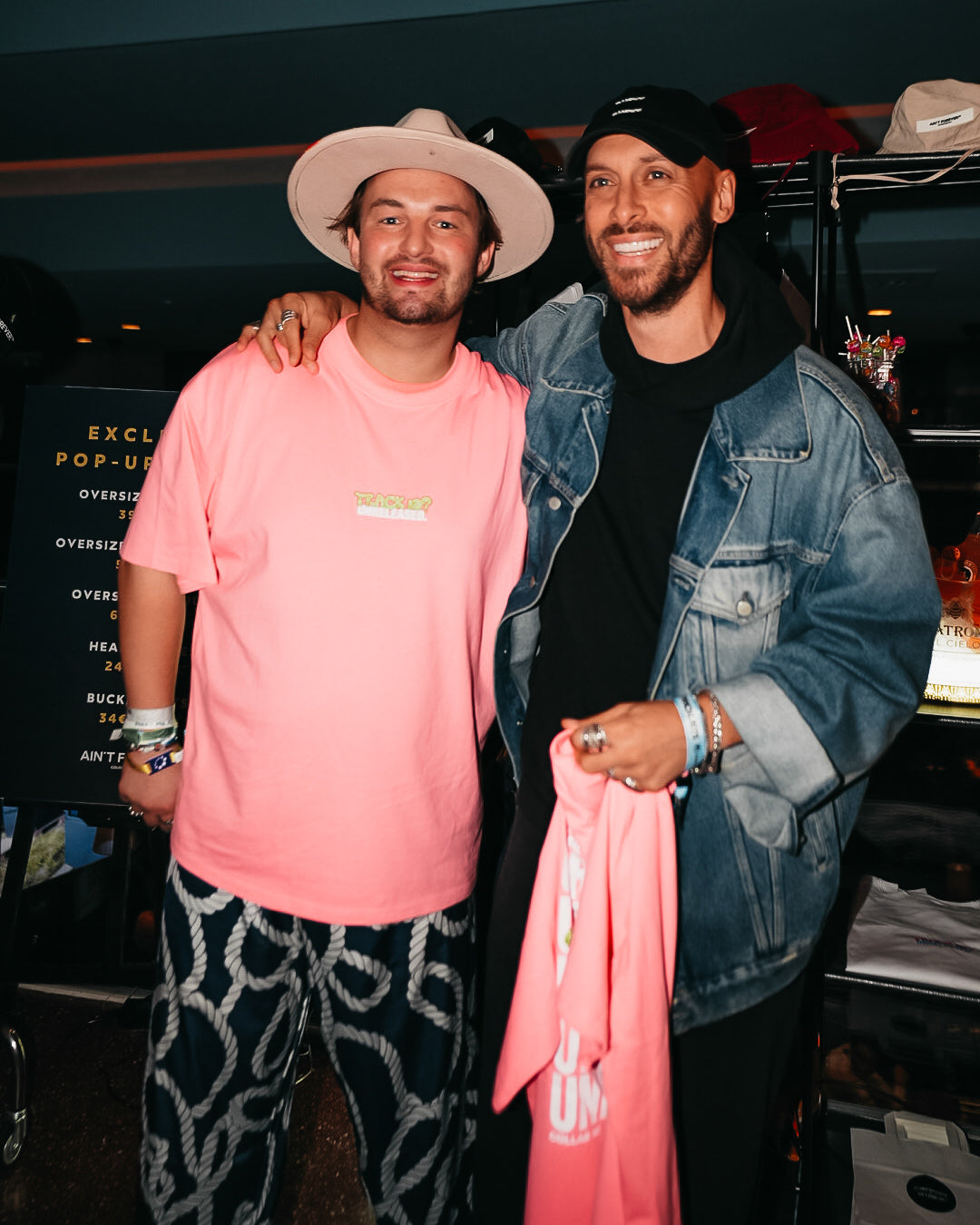 THE UNRELEASED T-SHIRT (1001TRACKLISTS)