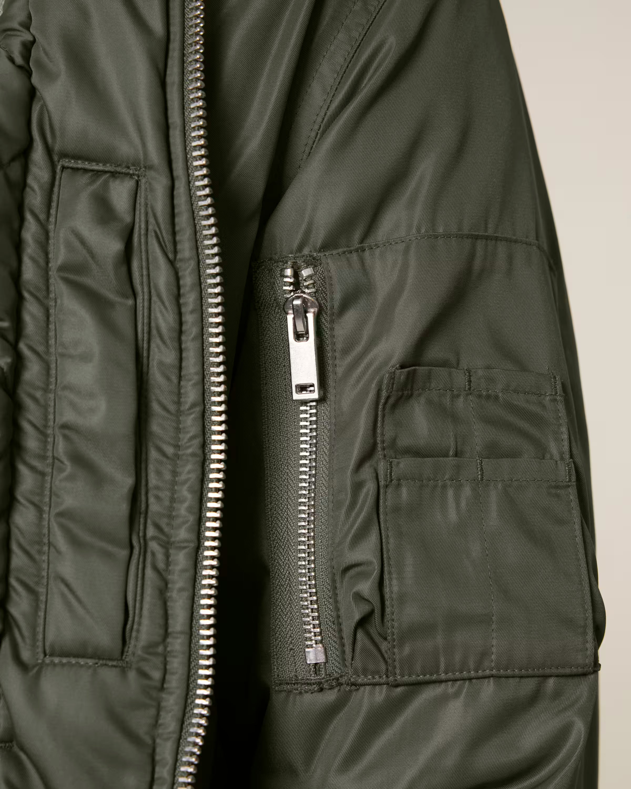 THE ESSENTIAL BOMBER (KHAKI/PINK)