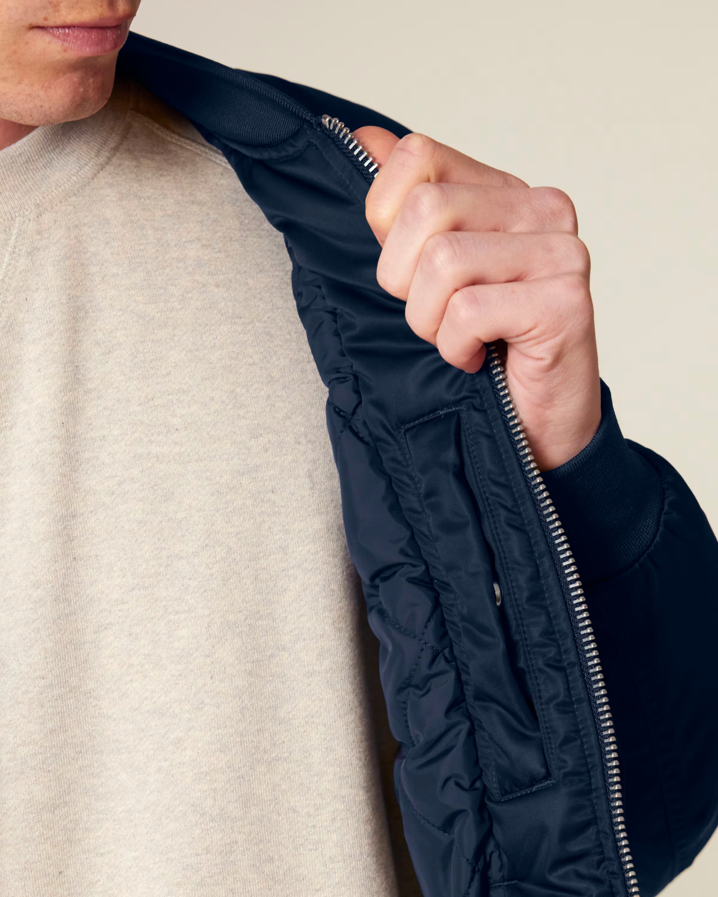 THE ESSENTIAL BOMBER (NAVY/WHITE)
