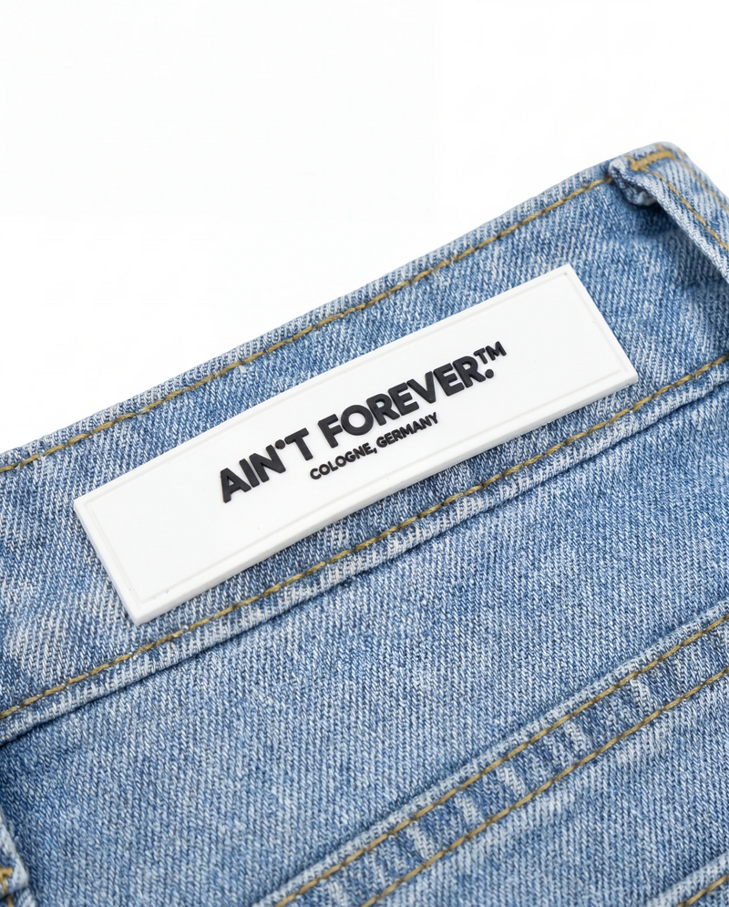 "CHERRY" - WOMEN'S LOOSE FIT JEANS