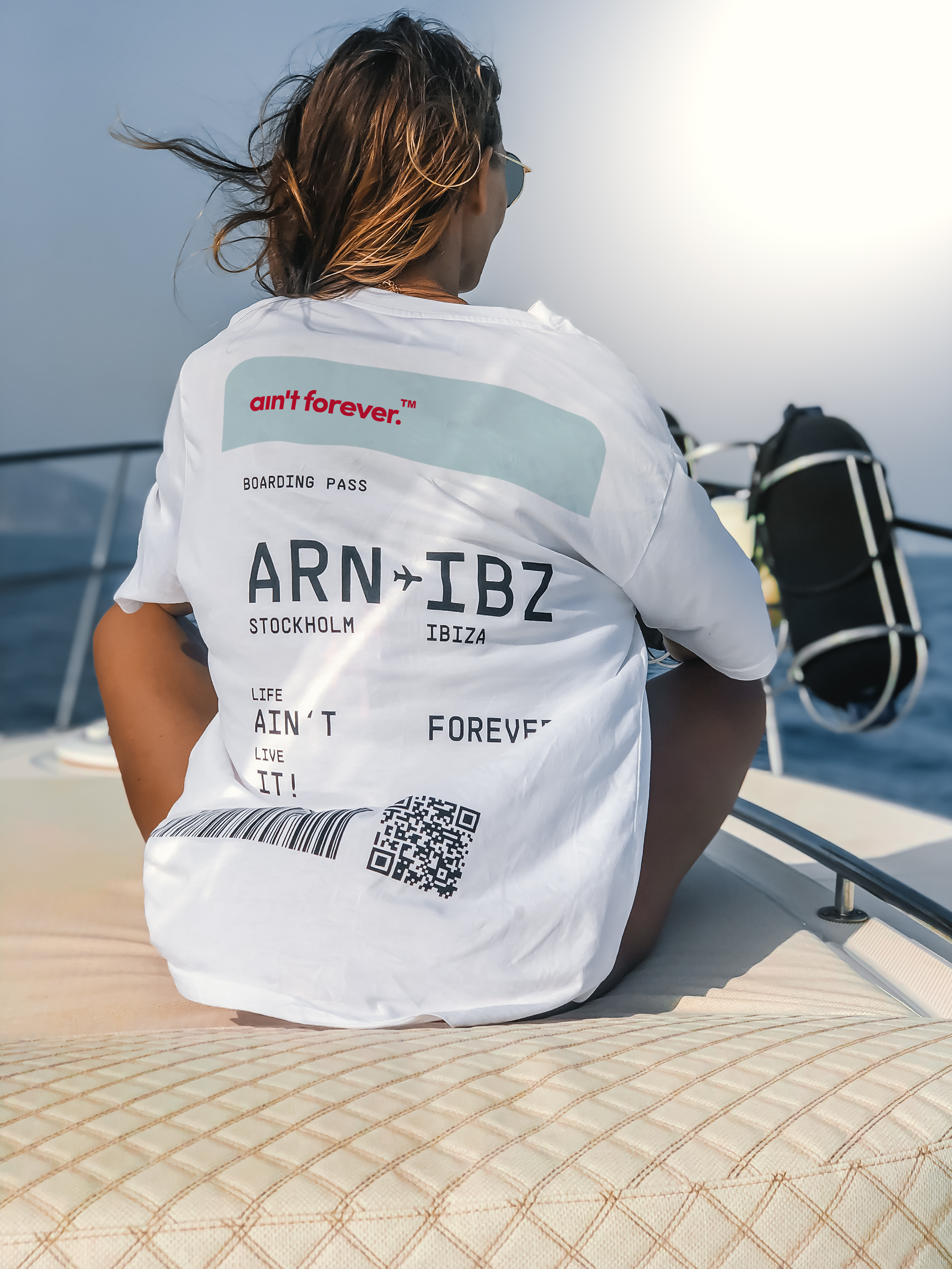 THE BOARDING PASS T-SHIRT (WHITE / PASTEL BLUE / RED)