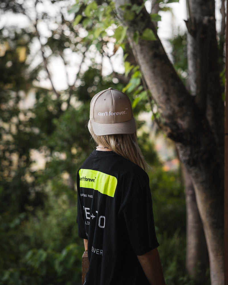THE LOGO CAP (DESERT DUST / WHITE)