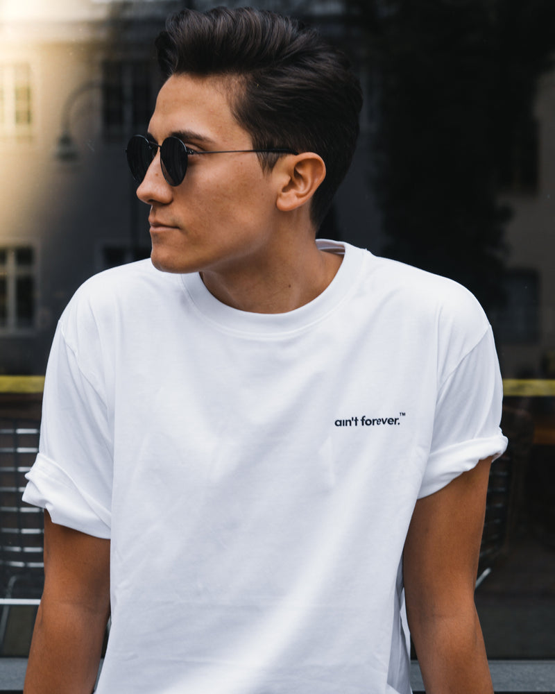 
                  
                    THE BOARDING PASS T-SHIRT (MUC - CPT)
                  
                
