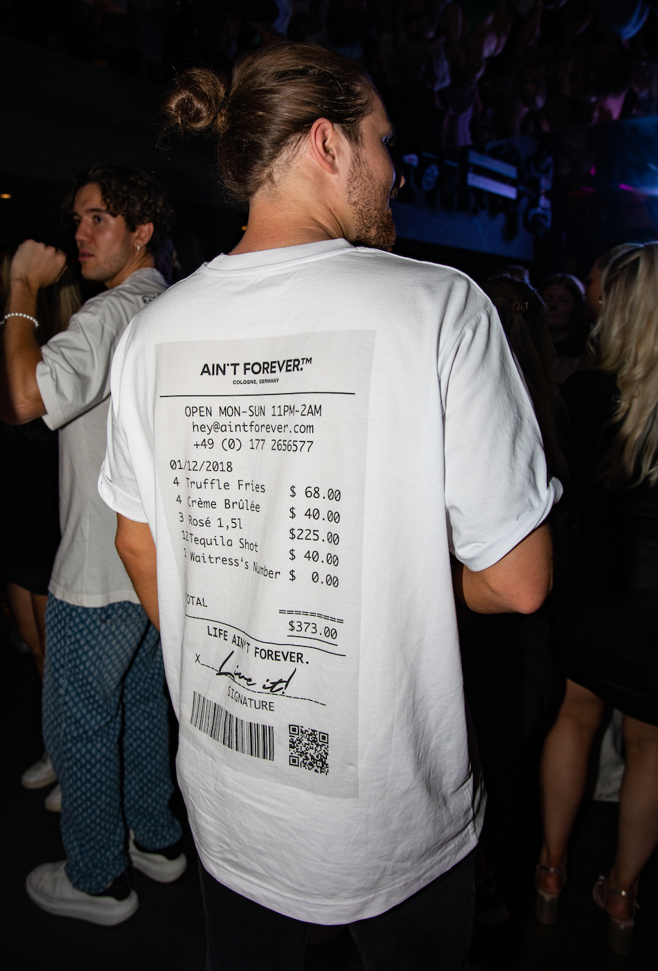 
                  
                    THE NIGHT OUT T-SHIRT (WHITE/WHITE)
                  
                
